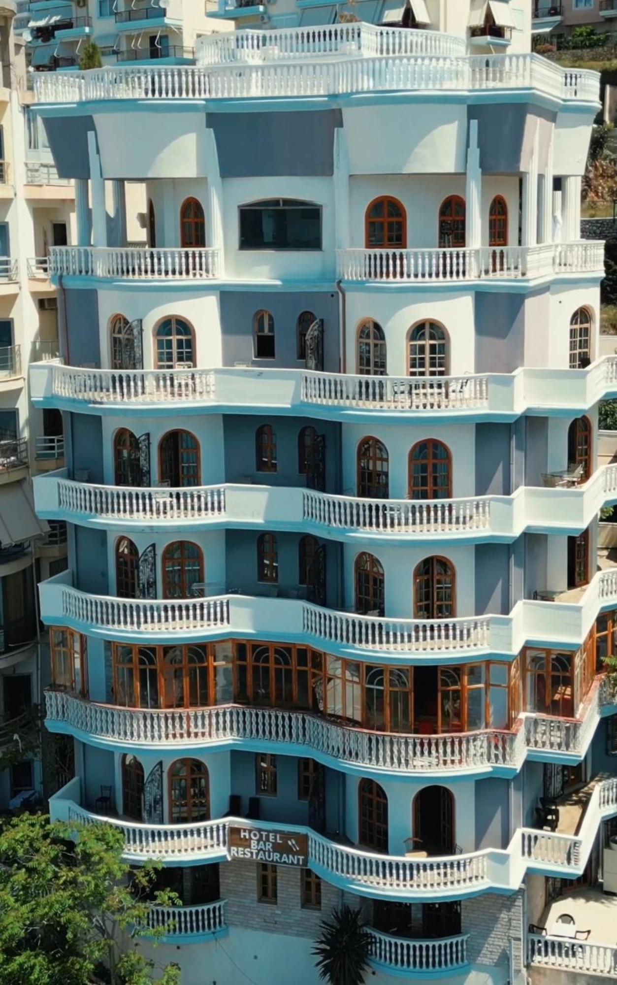 Monte Cristo Hotel With Rooftop Pool Saranda Dış mekan fotoğraf