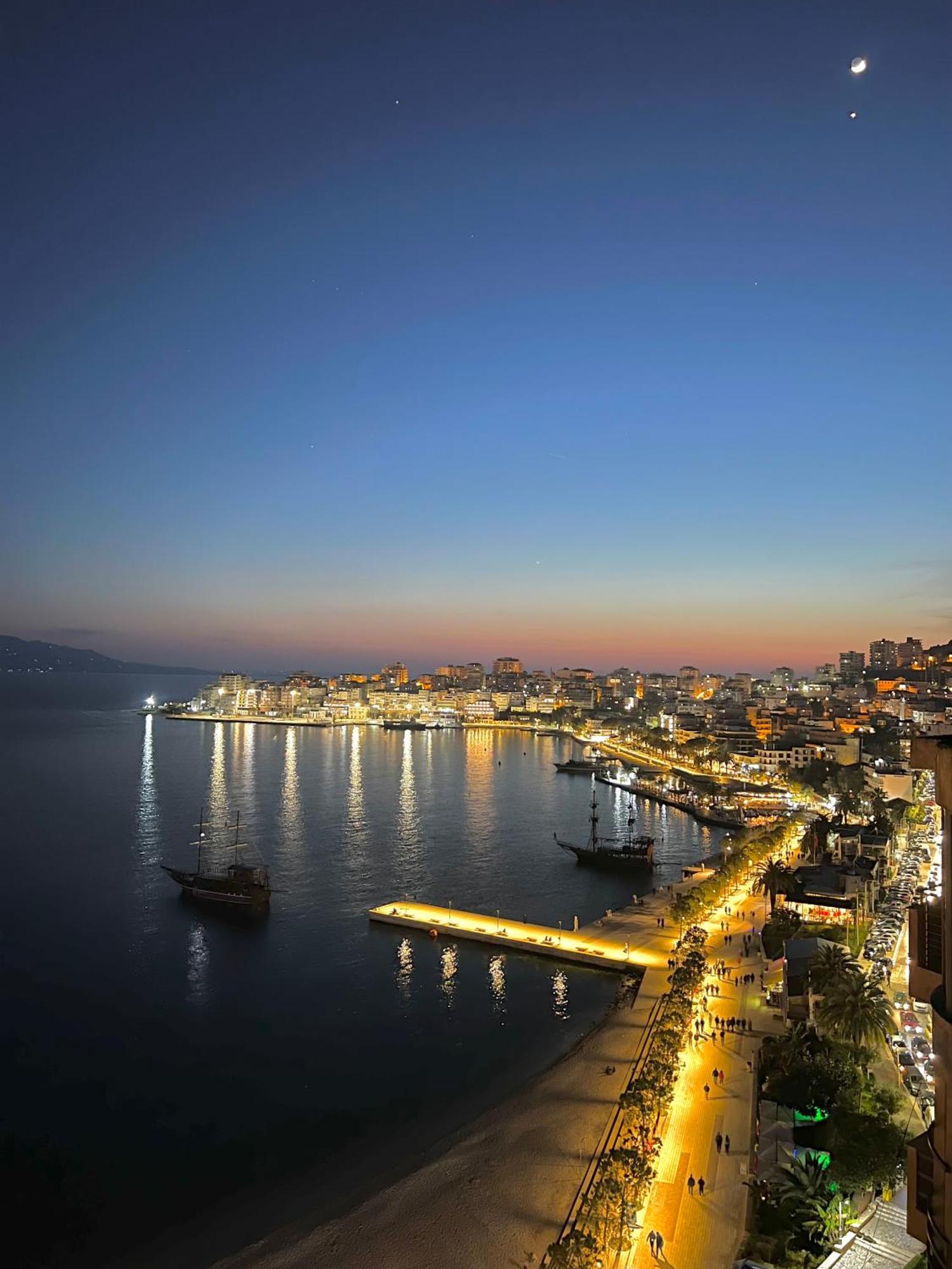Monte Cristo Hotel With Rooftop Pool Saranda Dış mekan fotoğraf
