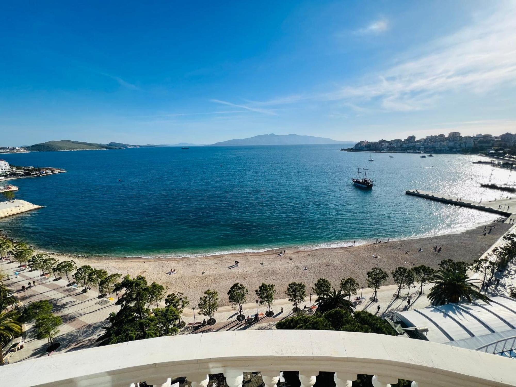 Monte Cristo Hotel With Rooftop Pool Saranda Dış mekan fotoğraf