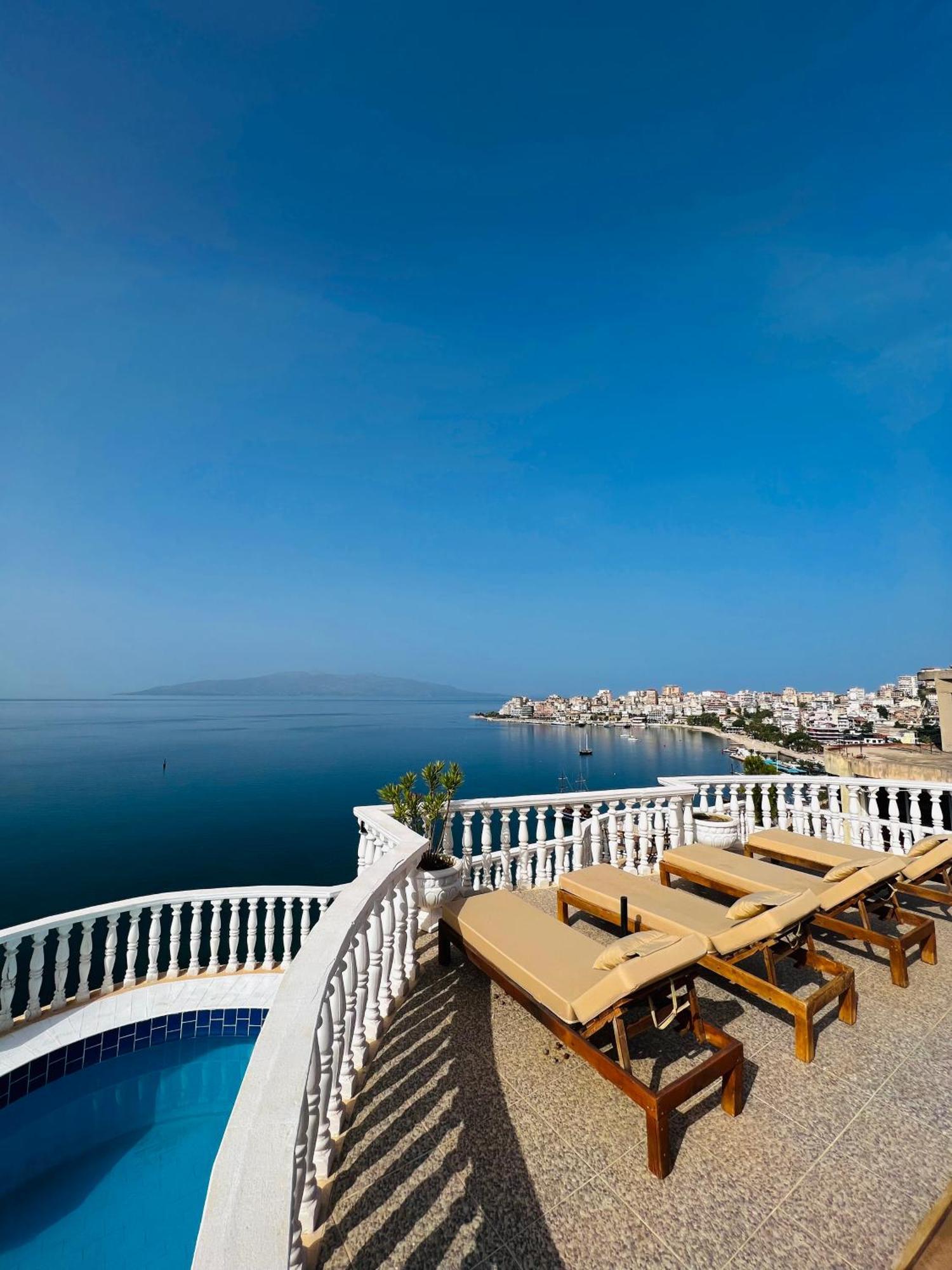 Monte Cristo Hotel With Rooftop Pool Saranda Dış mekan fotoğraf
